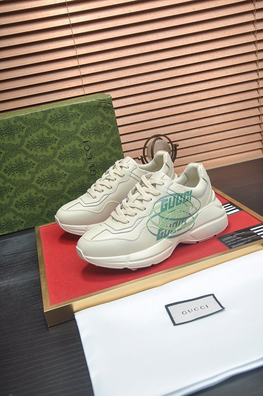 Gucci Off-White Green Graphic Low-Top Sneakers